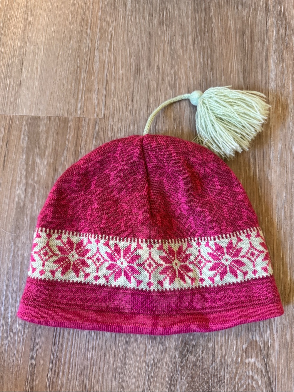 L.L.Bean Kids Medium Pink Nordic Snowflake Fleece Lined Tassel Beanie hat cap